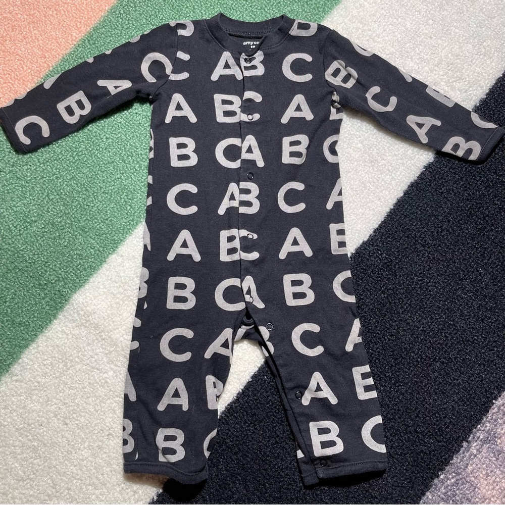 🖤 9M Amy Coe ABC All Over Full Button Up One Piece Romper Onesie Sleeper